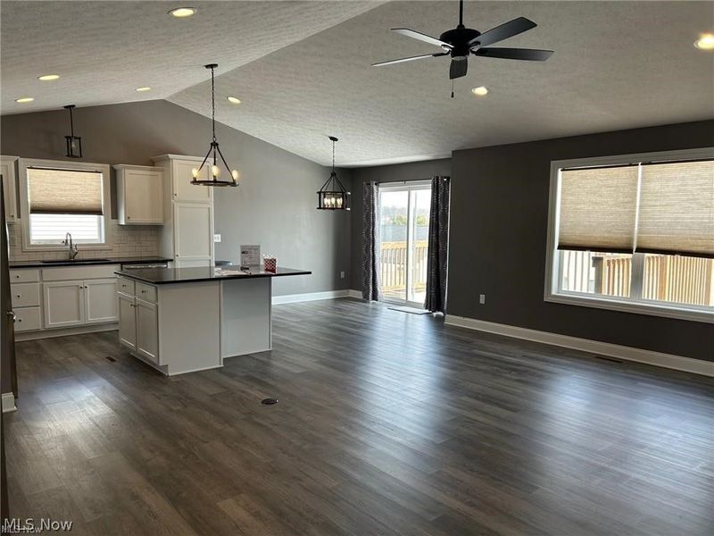 937 Crockett Circle, Canal Fulton, OH 44614 Photo 3