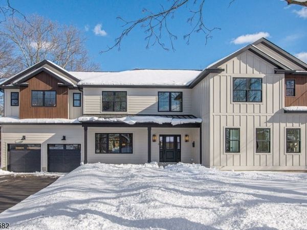 6 Harvale Dr, Florham Park, NJ 07932