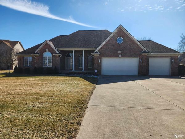 720 Saint Anne Lane, Monroe, MI 48162