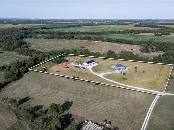 957 E 477th Road , Bolivar, MO 65613