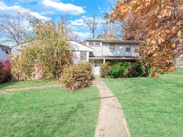 75 Hicks Lane , Great Neck, NY 11024