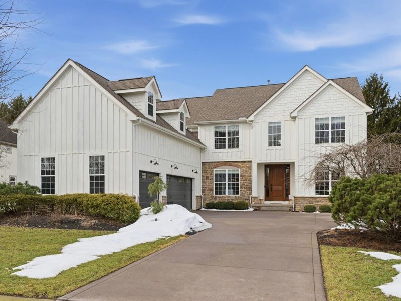 3085 Mccammon Chase Drive, Lewis Center, OH 43035 Photo 2