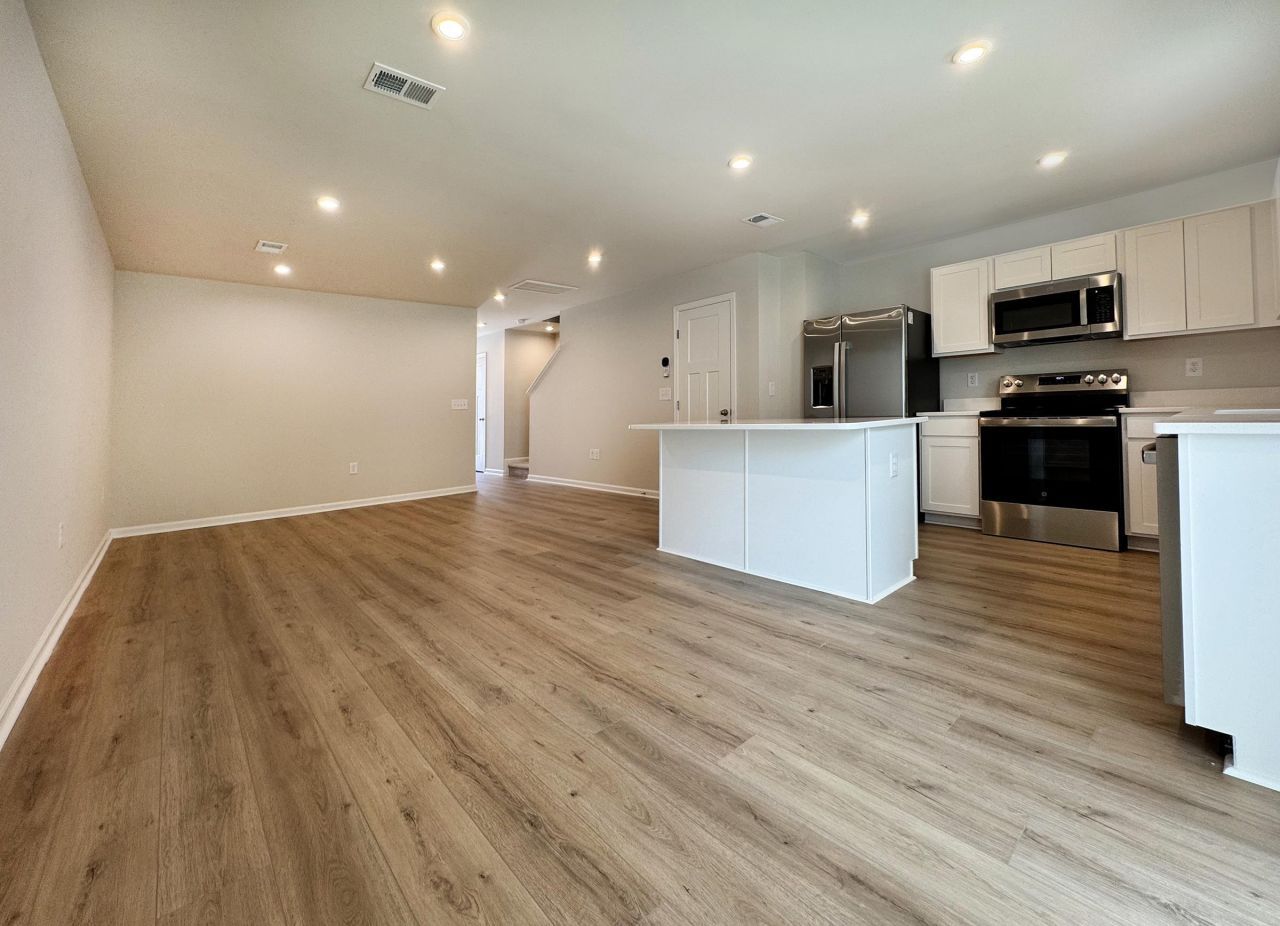 157 Villa Grande St. Photo 5