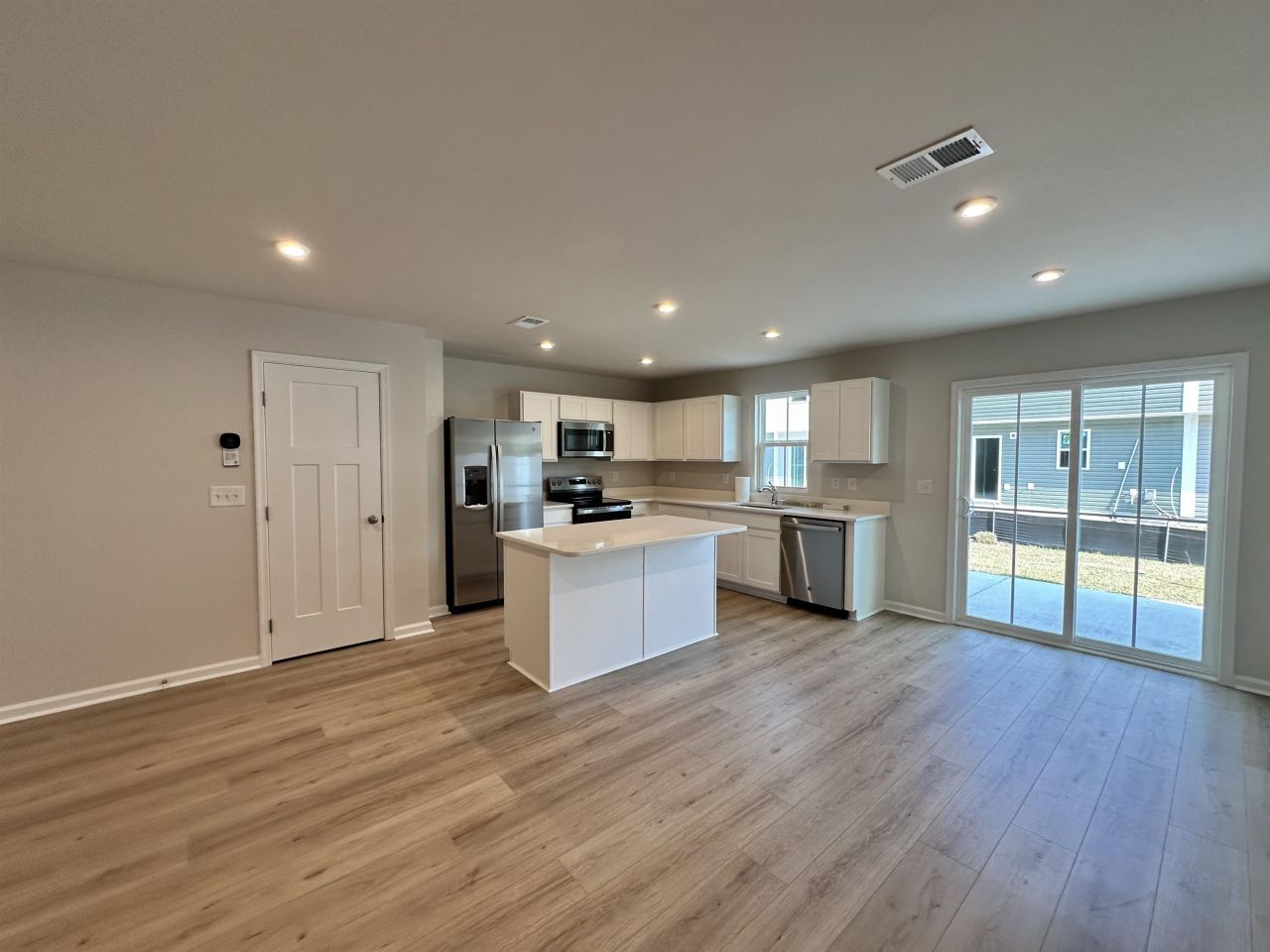 157 Villa Grande St. Photo 6