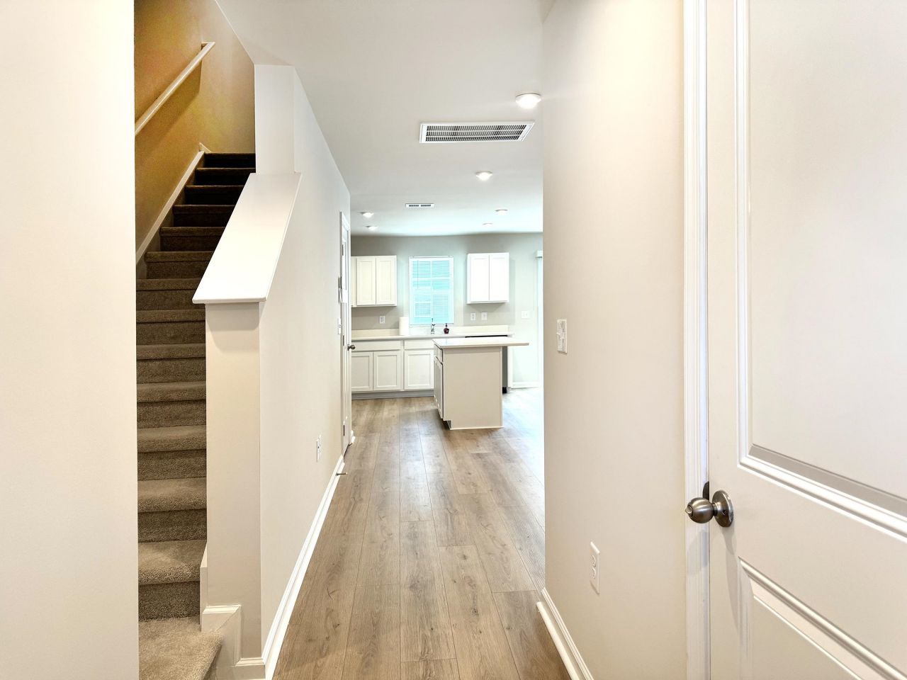 157 Villa Grande St. Photo 7