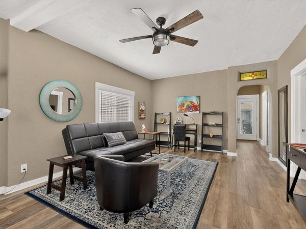 321 Columbia Drive SE, Albuquerque, NM 87106