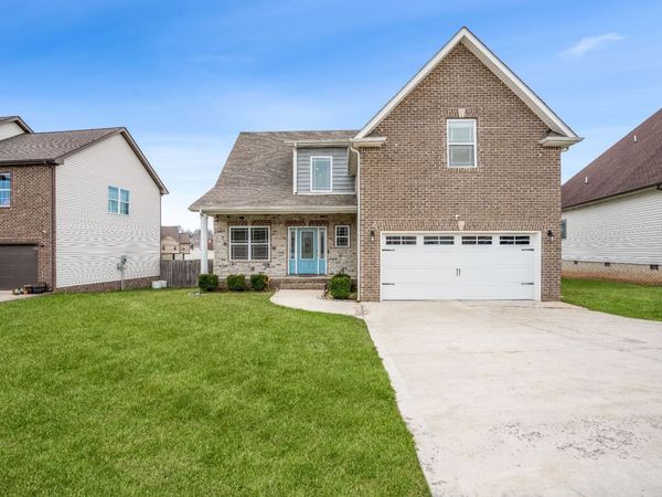 1025 Shirley Dr, Clarksville, TN 37042