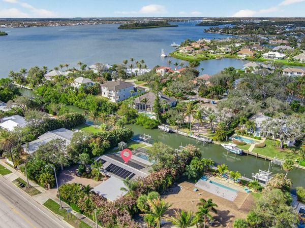 547 E Causeway Boulevard, Vero Beach, FL 32963