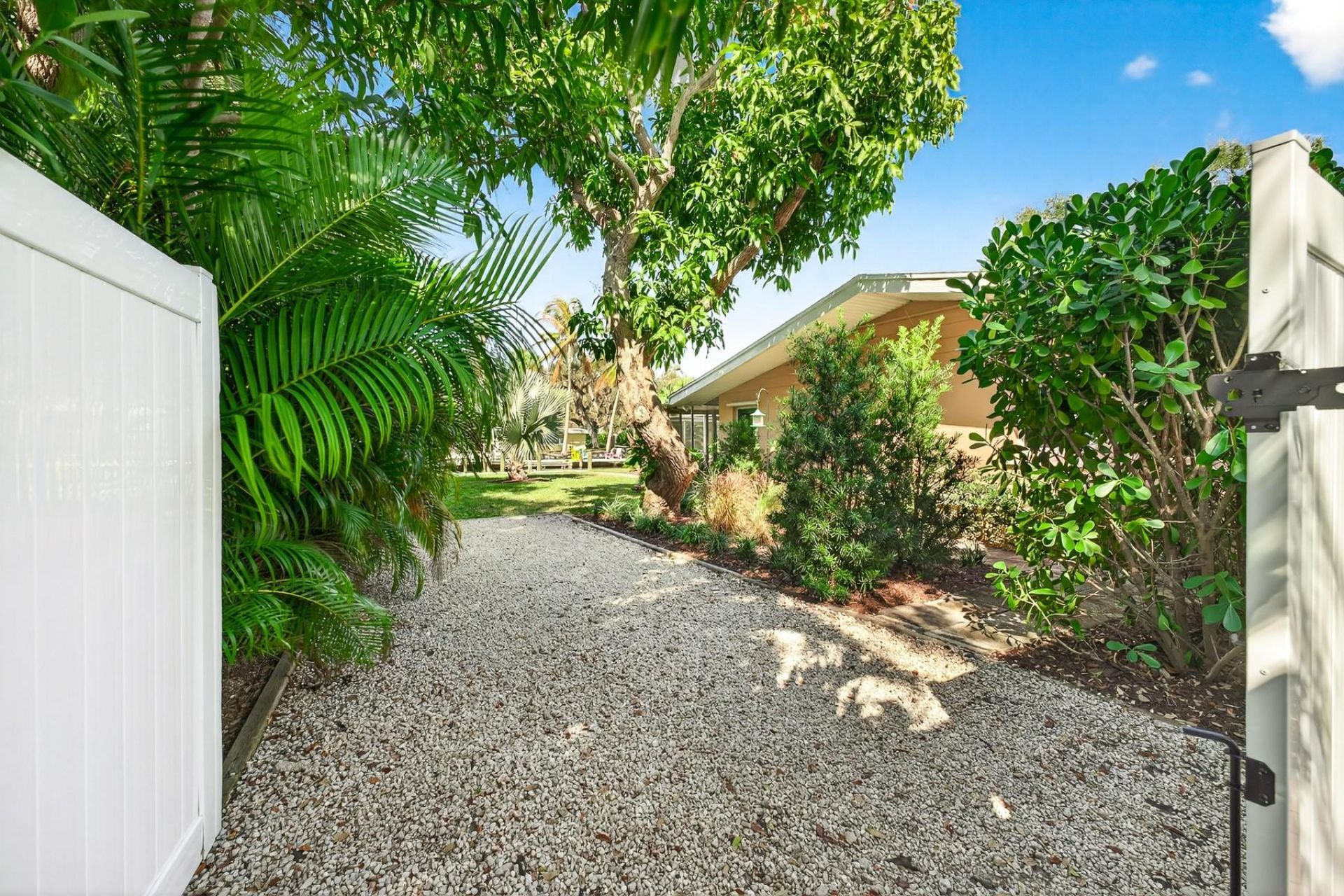 547 E Causeway Boulevard, Vero Beach, FL 32963 Photo