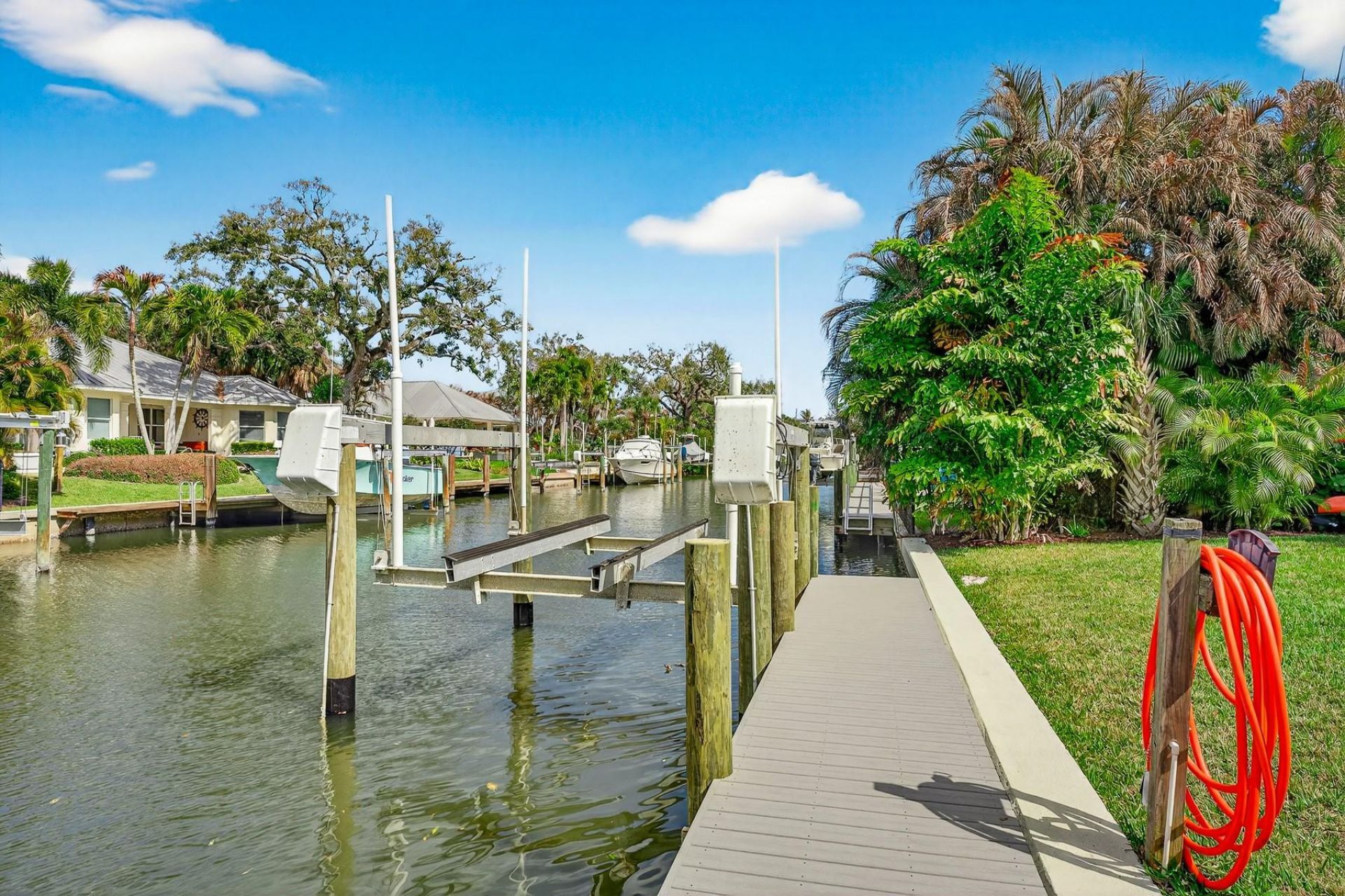 547 E Causeway Boulevard, Vero Beach, FL 32963 Photo