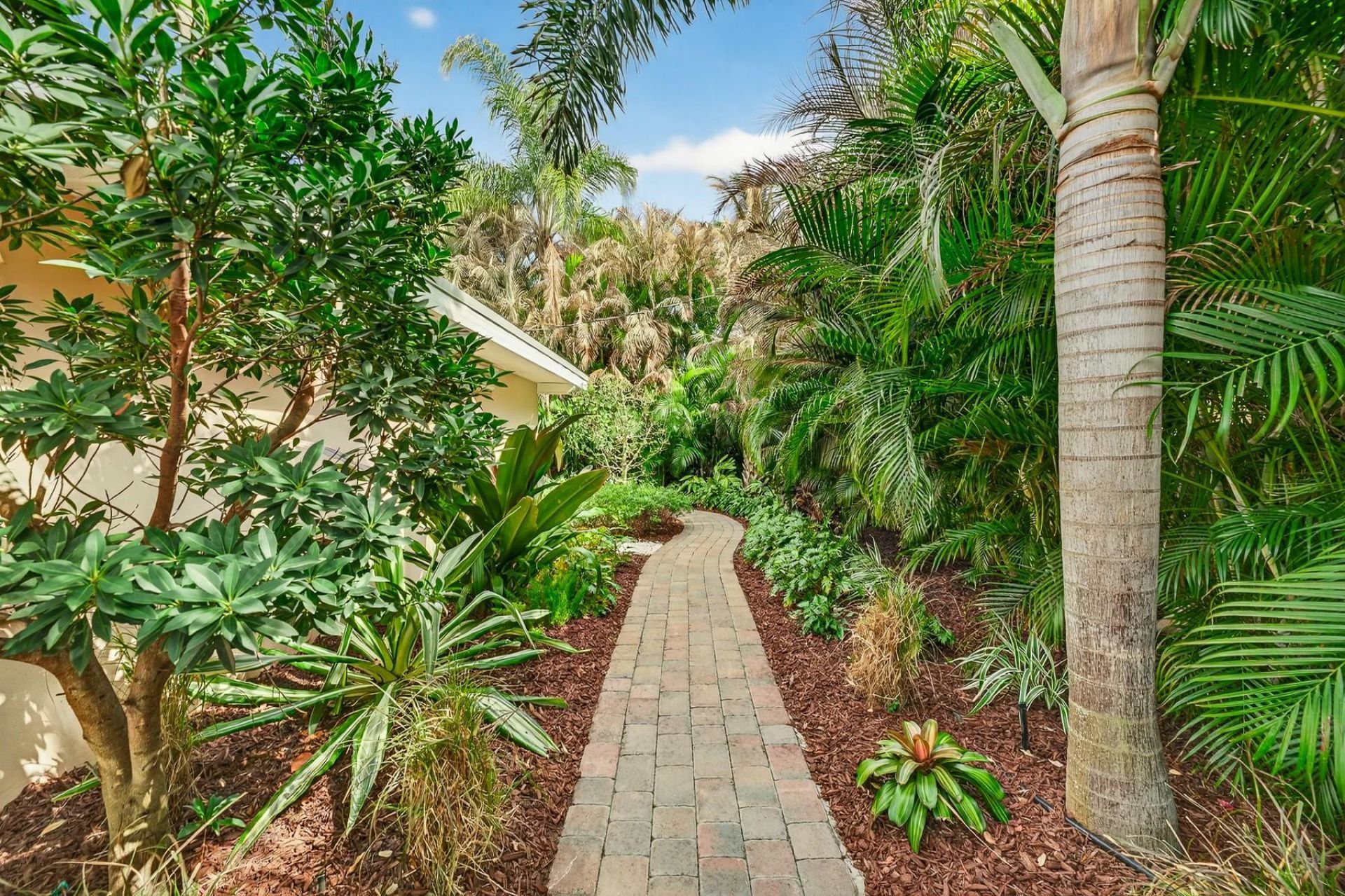 547 E Causeway Boulevard, Vero Beach, FL 32963 Photo