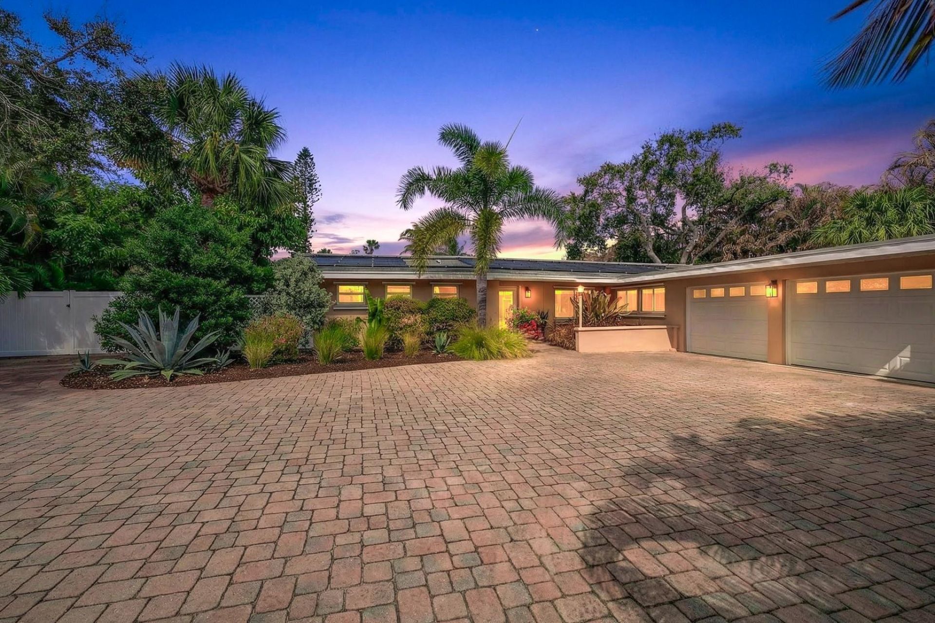 547 E Causeway Boulevard, Vero Beach, FL 32963 Photo