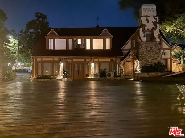 23031 8th Street, Newhall, CA 91321