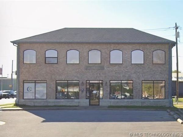 223 S Lynn Riggs Boulevard, Claremore, OK 74017
