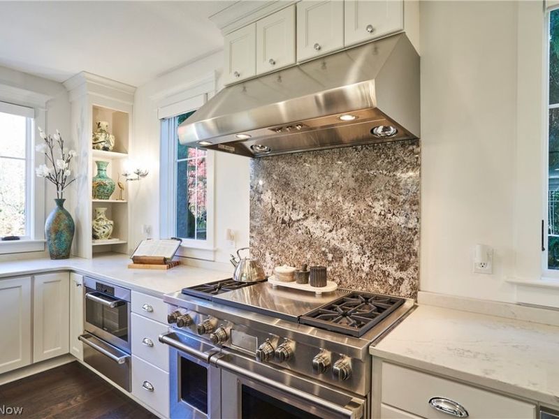 17552 Gates Landing Drive, Chagrin Falls, OH 44023 Photo 12