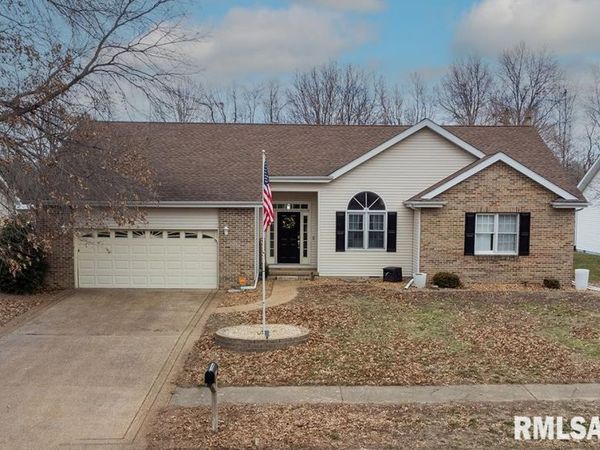 4328 Woodglen Lane, Mt Vernon, IL 62864