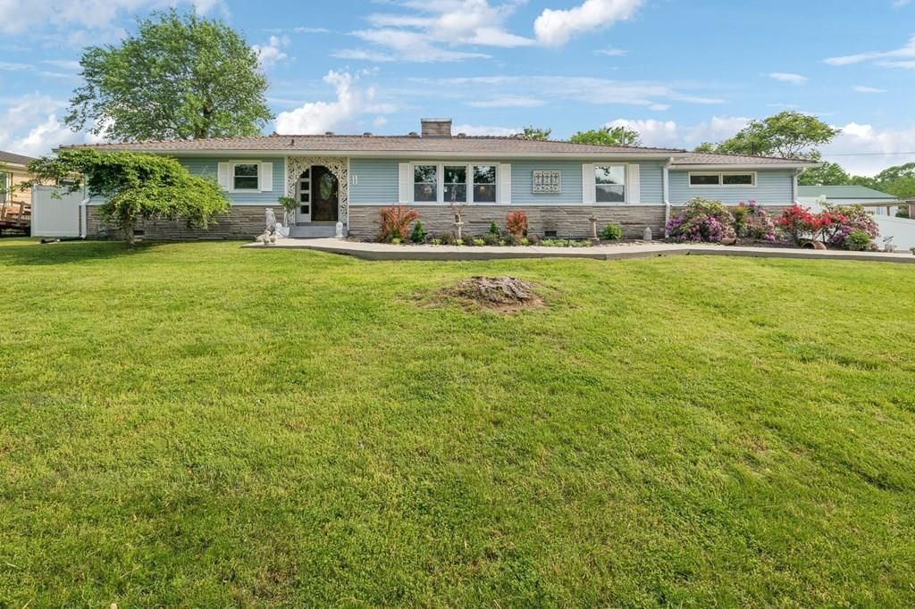 604 College Ave E, Carthage, TN 37030 Main Photo