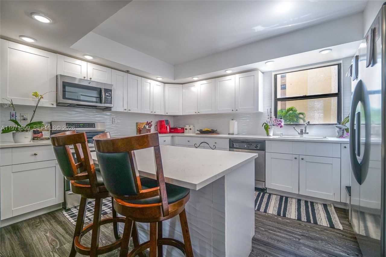 7200 Radice Ct , Unit 309, Lauderhill, FL 33319 Photo