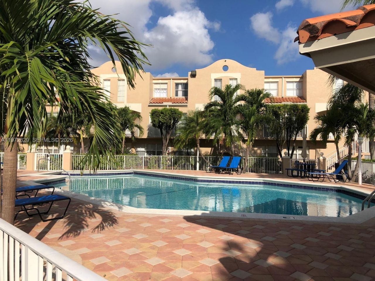 665 NW 85th Pl, Unit 10-202, Miami, FL 33126 Photo