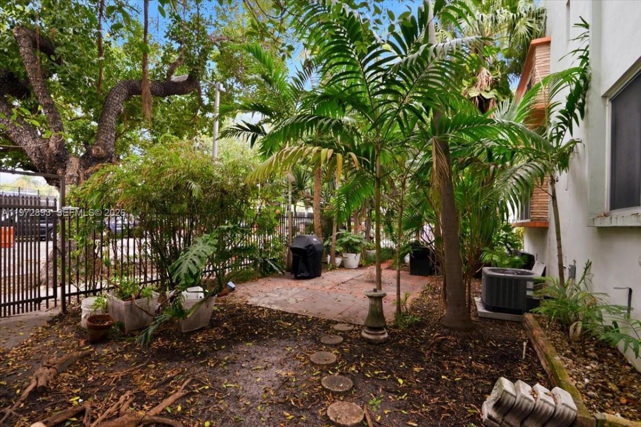 736 12th St, Unit 7, Miami Beach, FL 33139 Photo