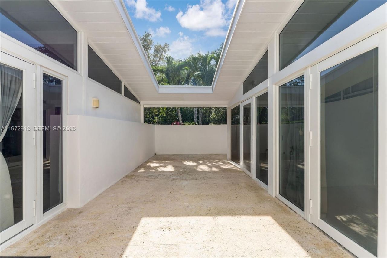 12950 SW 67th Ave, Pinecrest, FL 33156 Photo