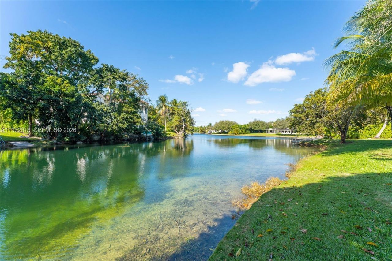 12950 SW 67th Ave, Pinecrest, FL 33156 Photo