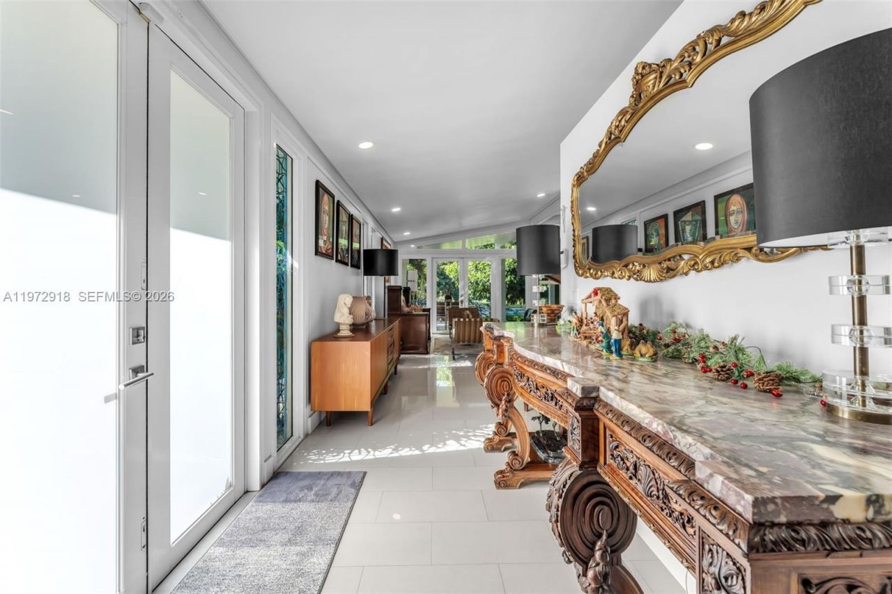 12950 SW 67th Ave, Pinecrest, FL 33156 Photo