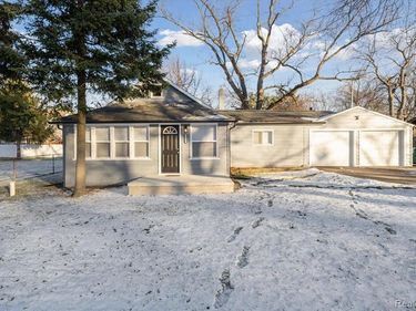 3575 Knollview Avenue, West Bloomfield Twp, MI 48324