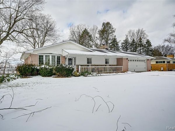 3820 Hi Villa Drive, Lake Orion Vlg, MI 48360