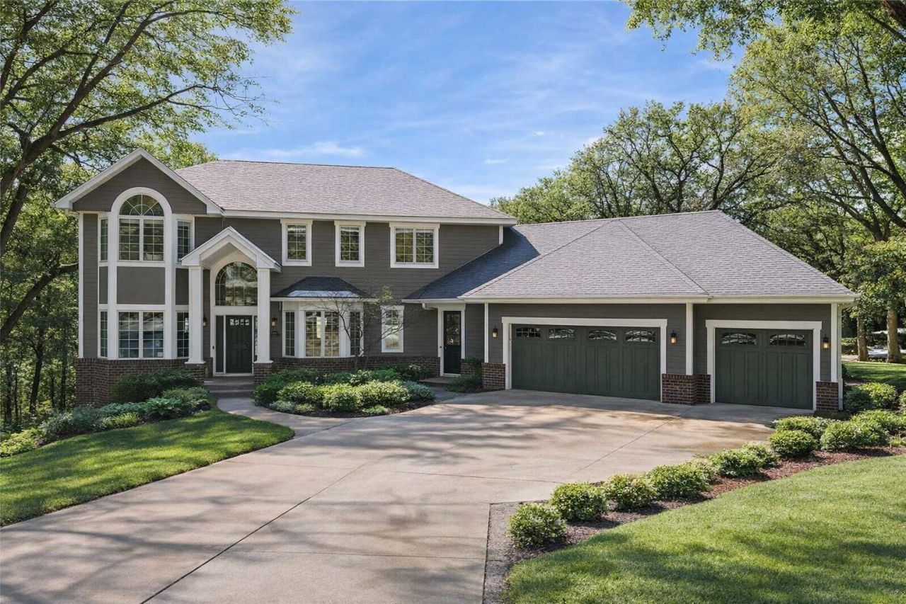 816 Westwood Drive S, Golden Valley, MN 55416