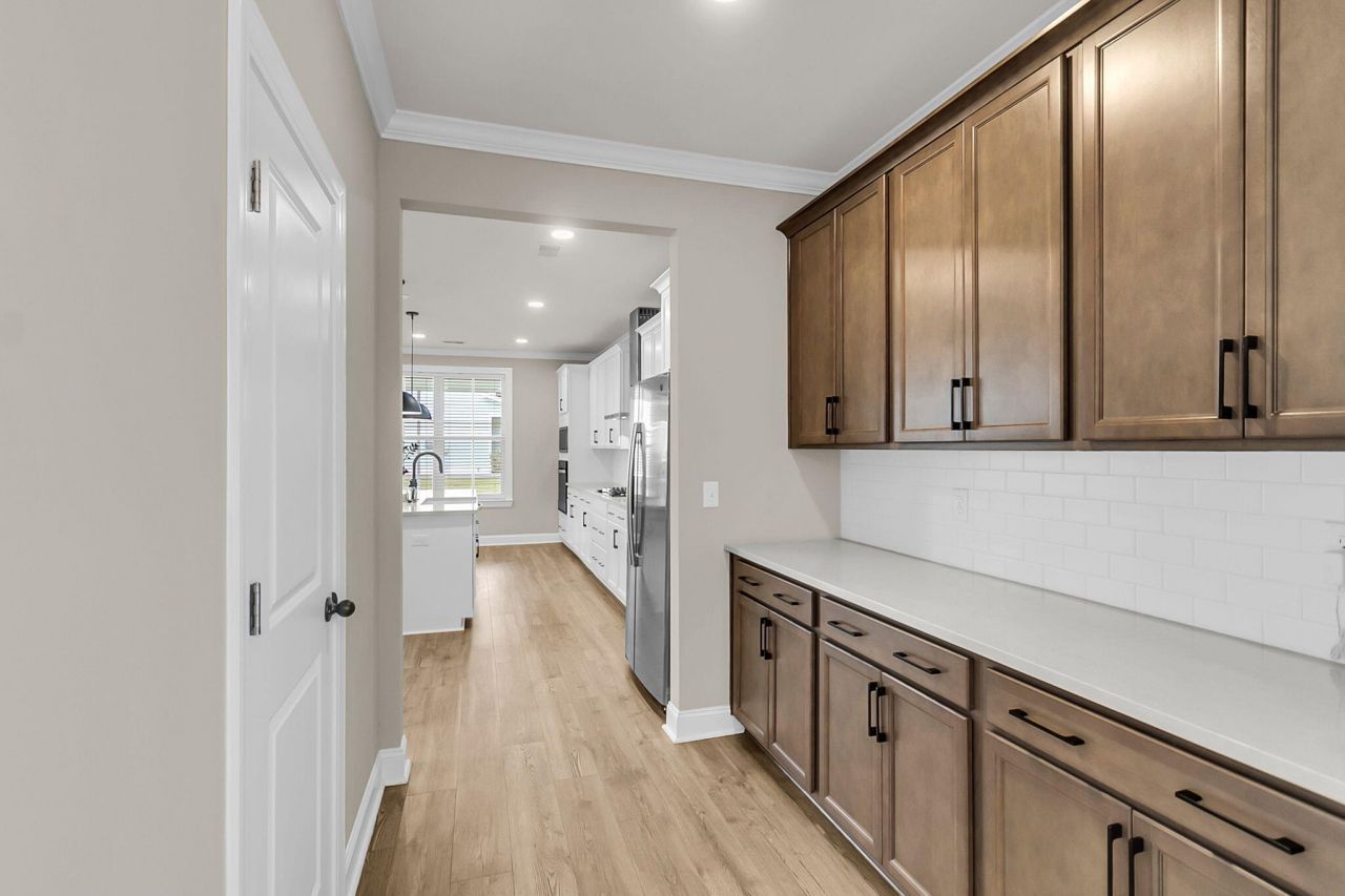 687 Black Pine Road Photo 11