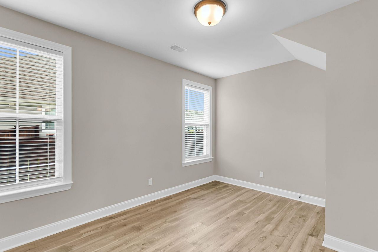 687 Black Pine Road Photo 24