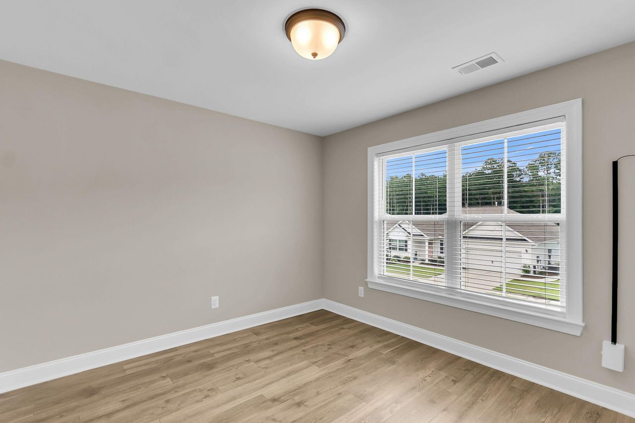 687 Black Pine Road Photo 32