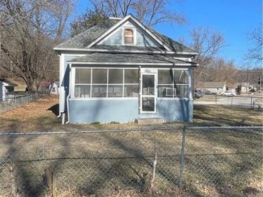 1214 Saint Louis Avenue, Excelsior Springs, MO 64024