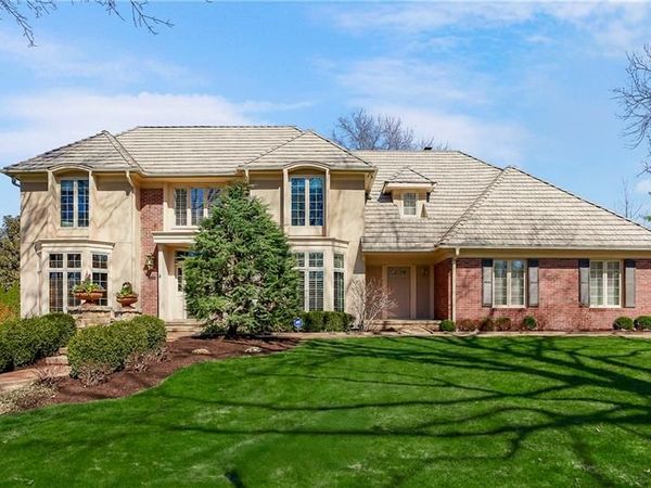 2640 W 118th Terrace, Leawood, KS 66211