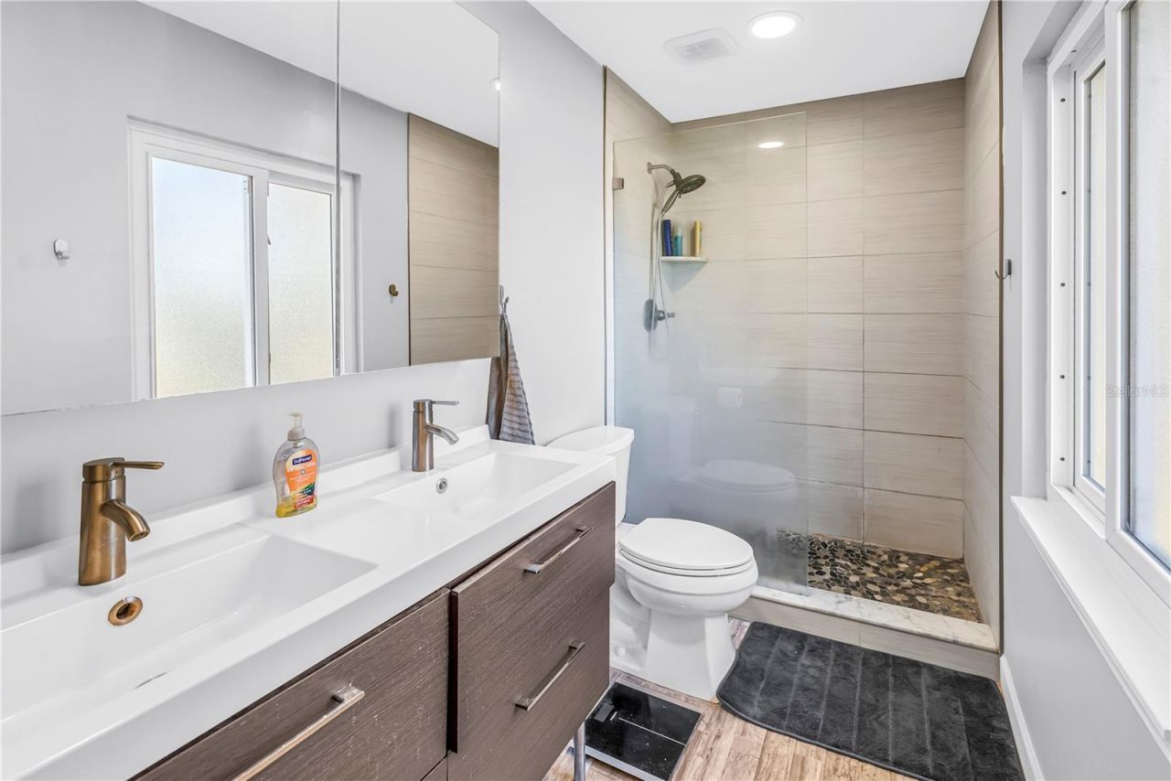 110 29th Avenue N, Saint Petersburg, FL 33704 Photo