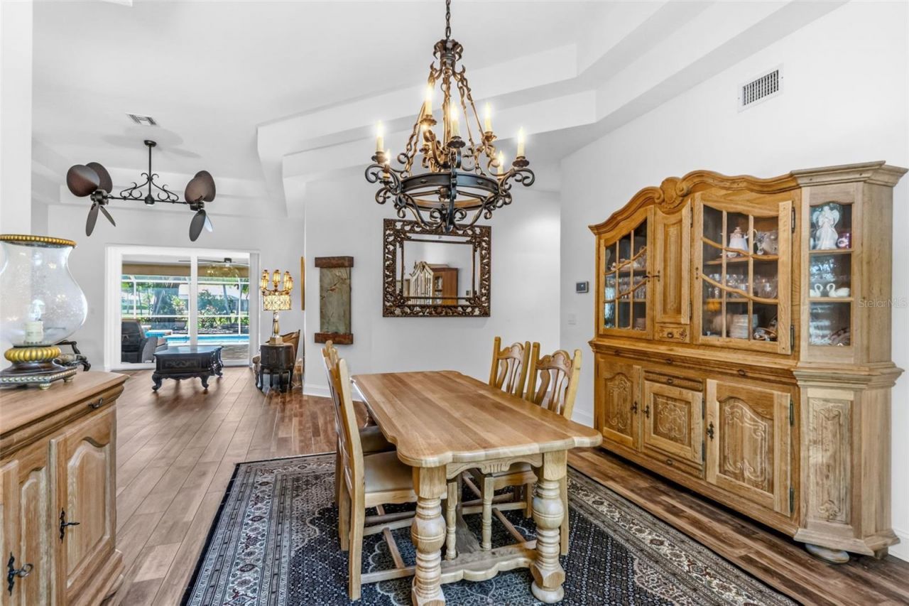 8309 Shadow Pine Way, Sarasota, FL 34238 Photo