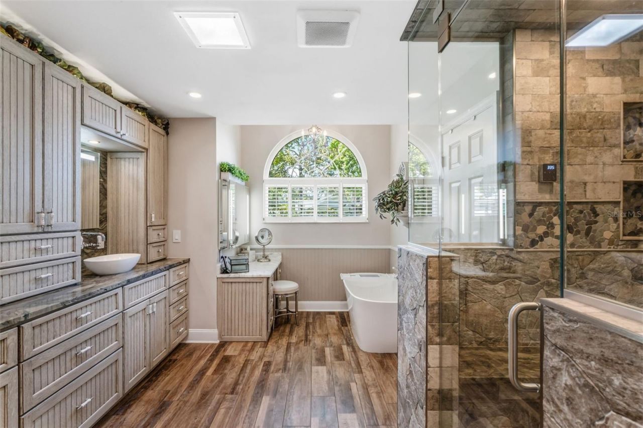 8309 Shadow Pine Way, Sarasota, FL 34238 Photo