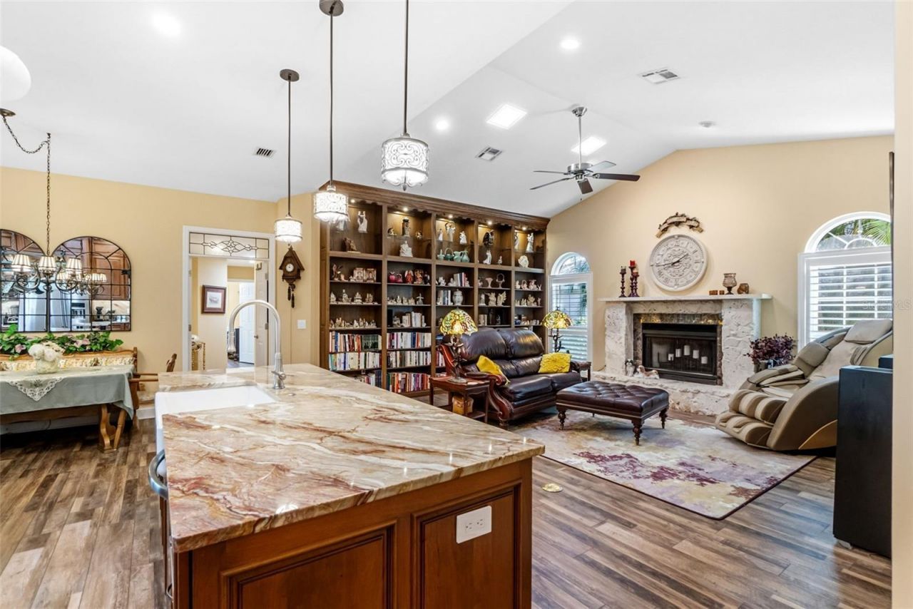 8309 Shadow Pine Way, Sarasota, FL 34238 Photo