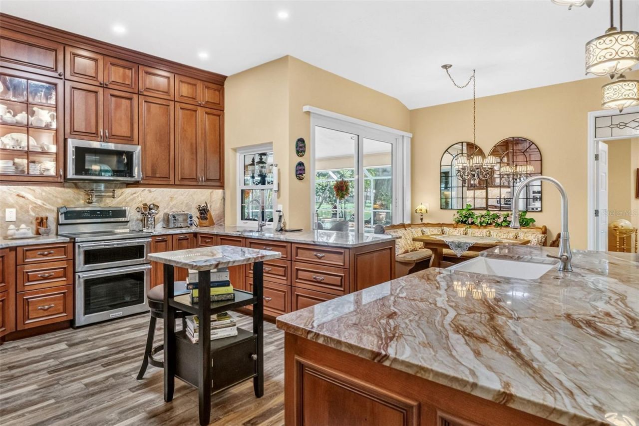 8309 Shadow Pine Way, Sarasota, FL 34238 Photo