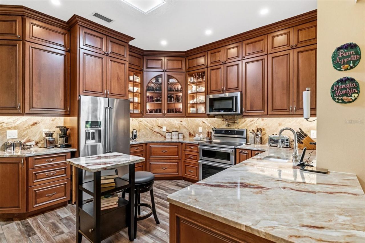 8309 Shadow Pine Way, Sarasota, FL 34238 Photo