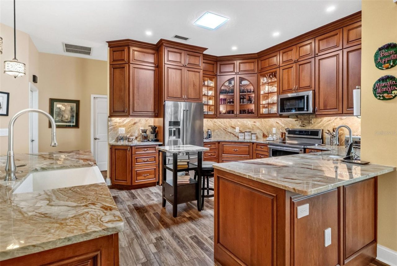 8309 Shadow Pine Way, Sarasota, FL 34238 Photo