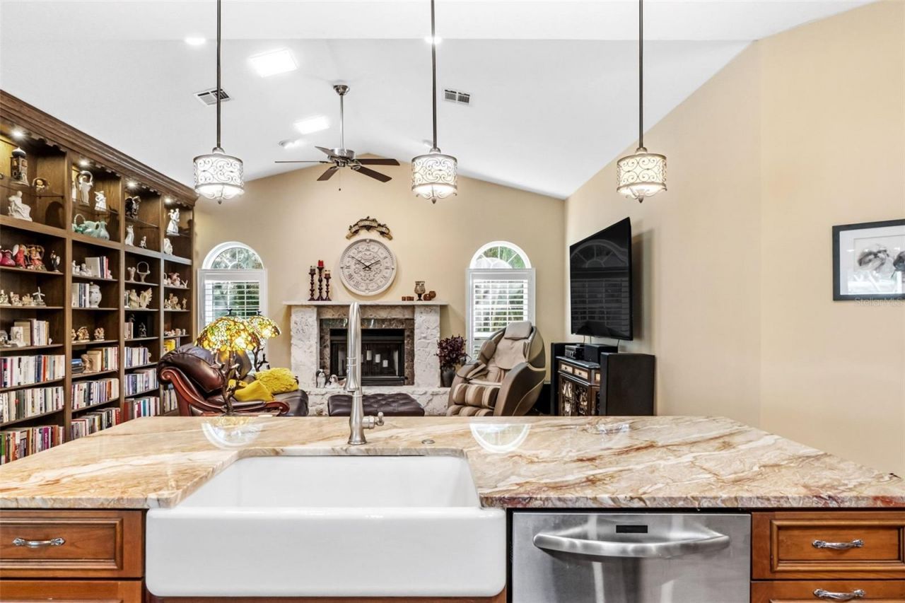 8309 Shadow Pine Way, Sarasota, FL 34238 Photo