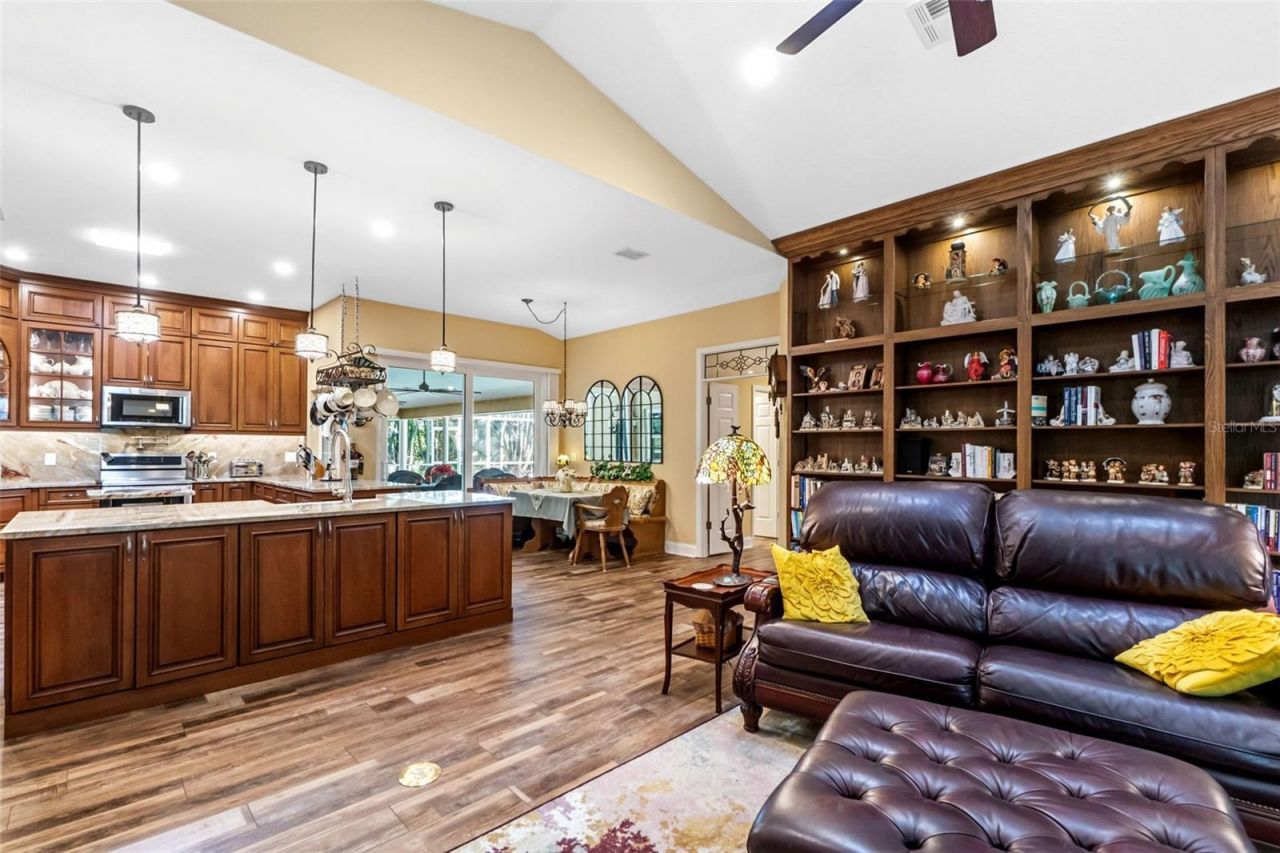 8309 Shadow Pine Way, Sarasota, FL 34238 Photo