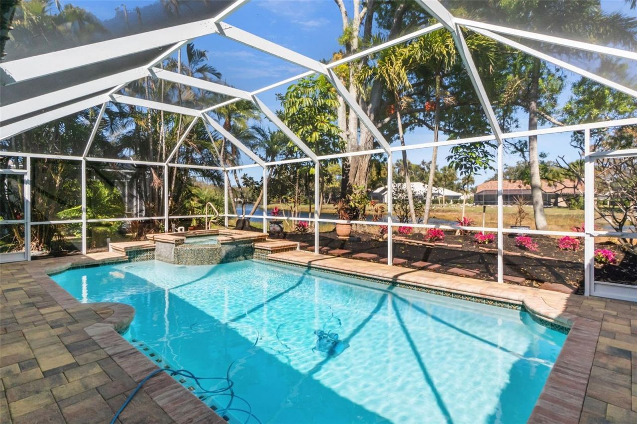 8309 Shadow Pine Way, Sarasota, FL 34238 Photo