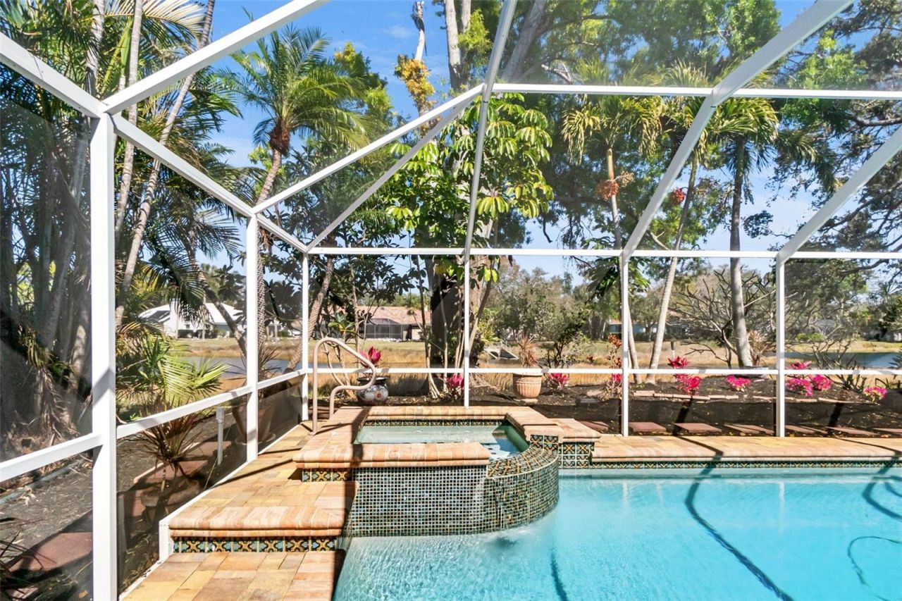 8309 Shadow Pine Way, Sarasota, FL 34238 Photo