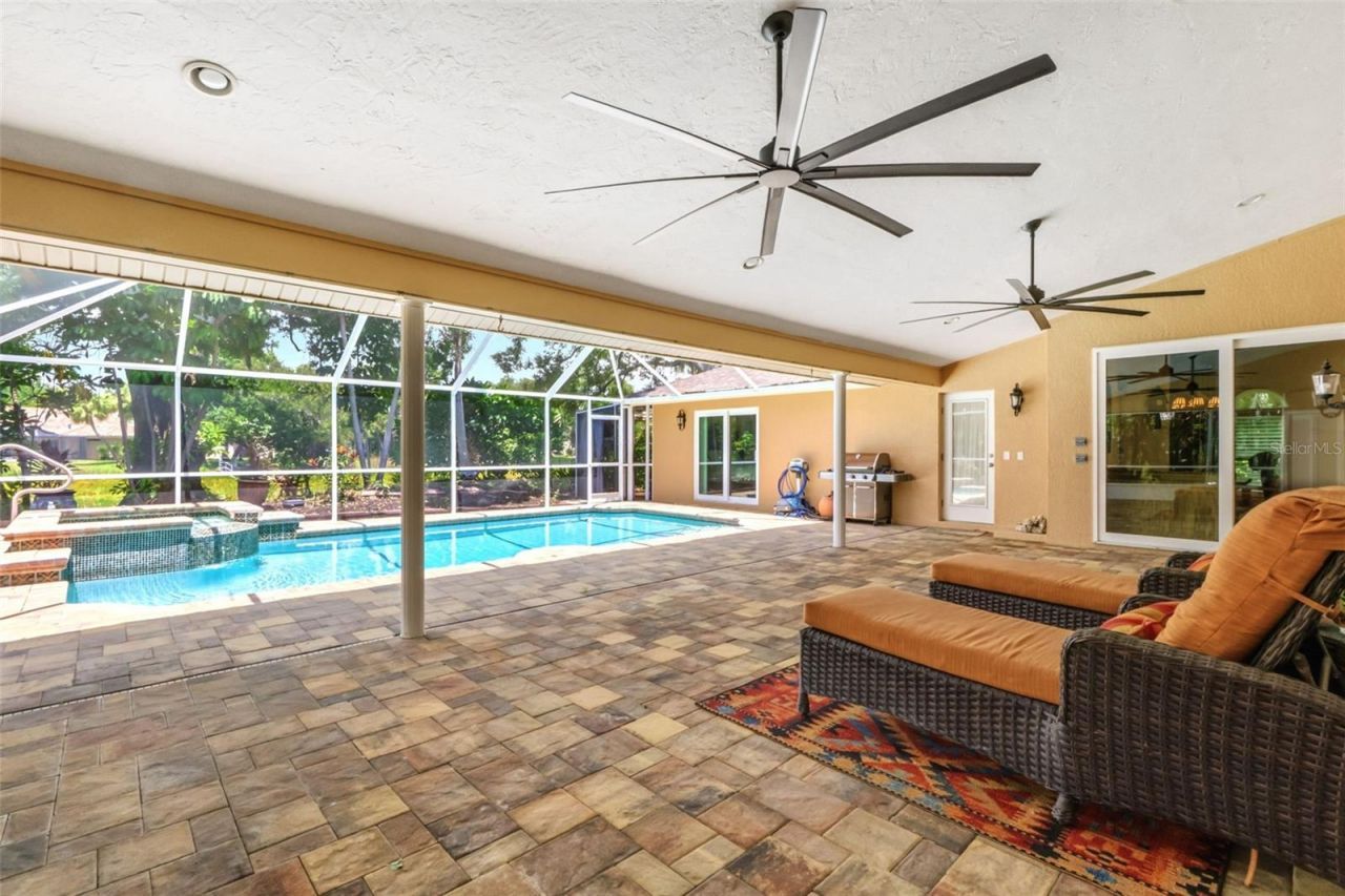 8309 Shadow Pine Way, Sarasota, FL 34238 Photo