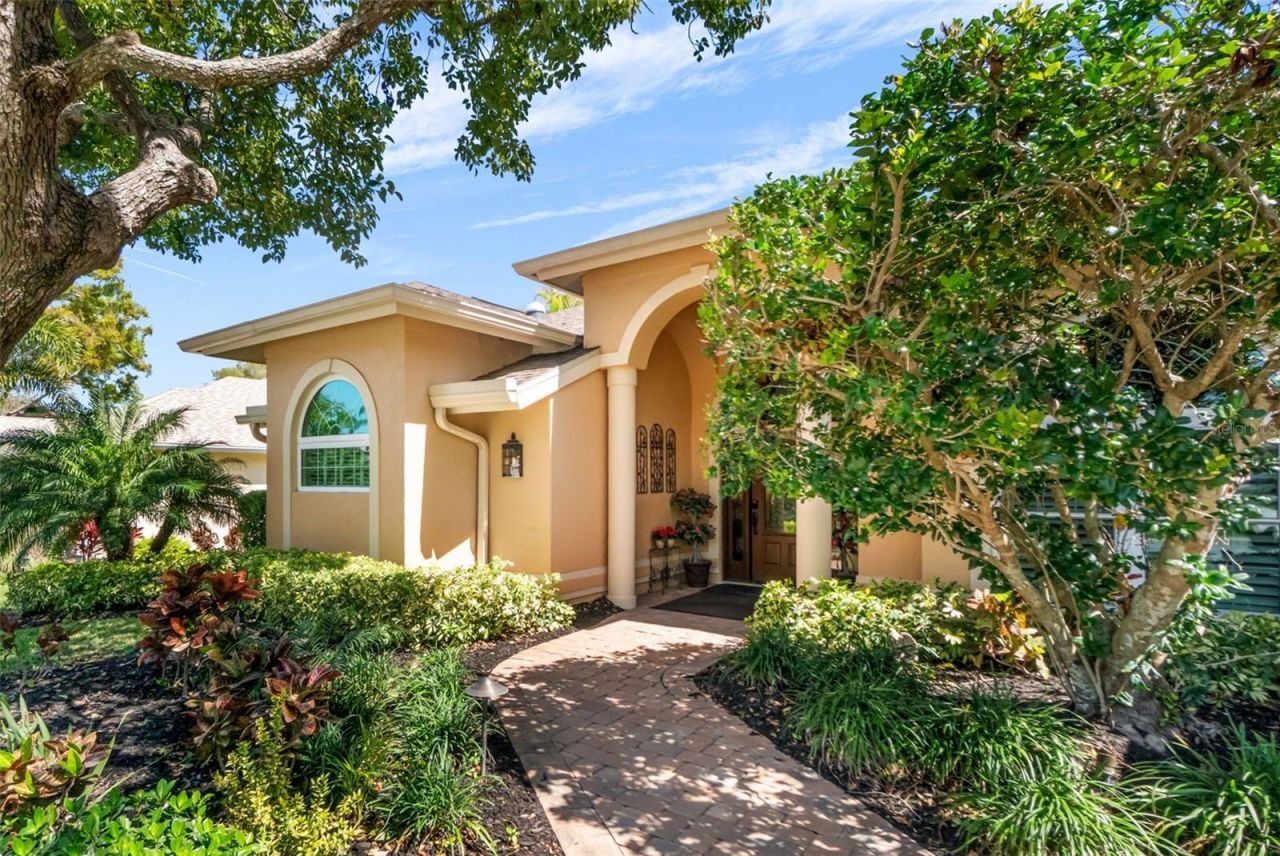 8309 Shadow Pine Way, Sarasota, FL 34238 Photo