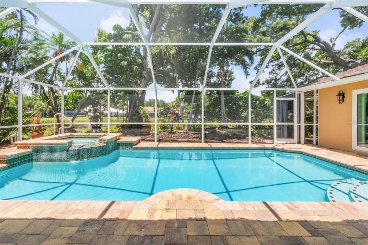 8309 Shadow Pine Way, Sarasota, FL 34238 Photo