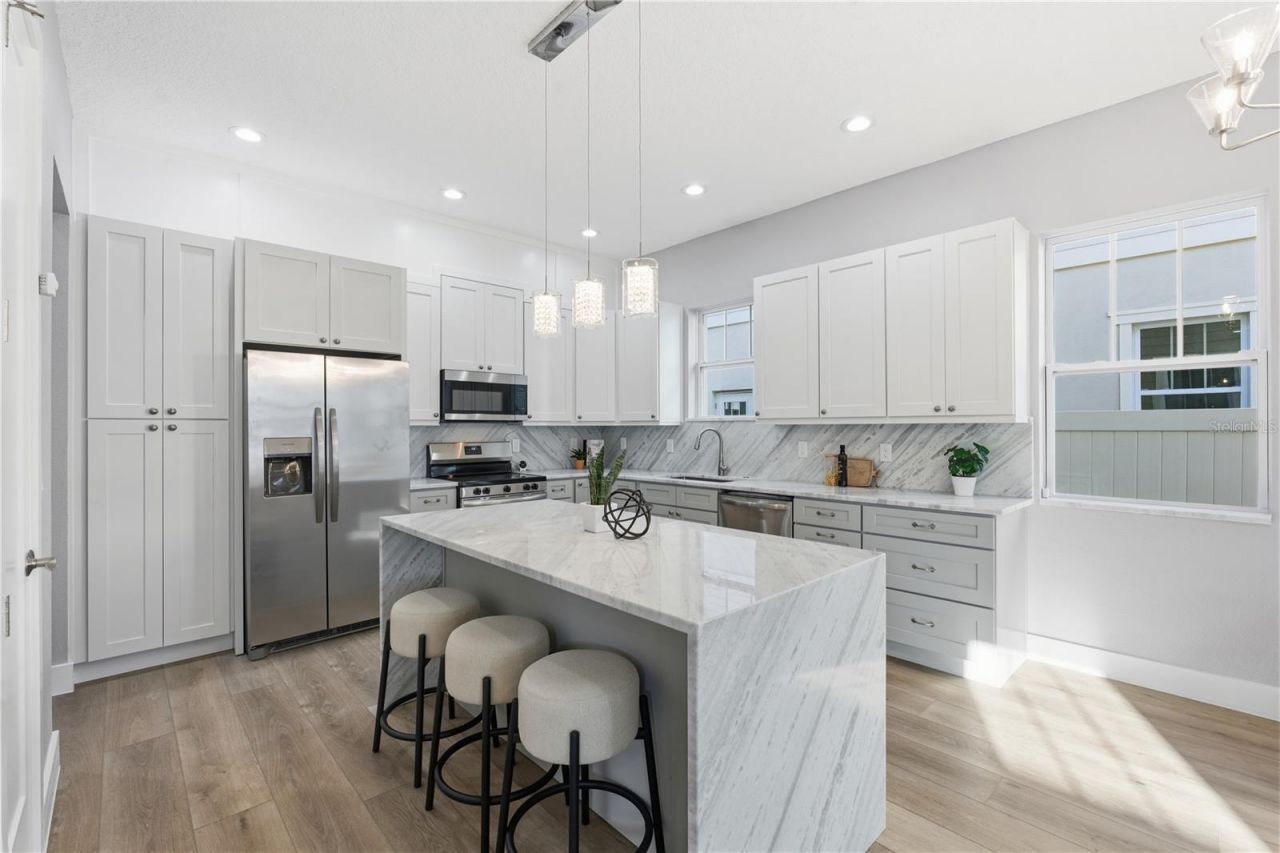 3267 Emerson Avenue S, Saint Petersburg, FL 33712 Photo